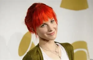 Hayley Williams lanza “Ego” en clave secreta: Música, nostalgia y autonomía creativa