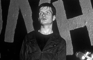 La Voz Frágil del Post-Punk: Nace Ian Curtis