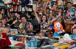 31 Minutos conquista el Tiny Desk: títeres, nostalgia y música con corazón