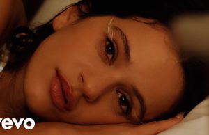 La artista catalana, Rosalía, inaugura una nueva etapa con “Berghain”