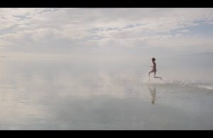 El regreso más esperado: Arctic Monkeys rompe el silencio con “Opening Night”